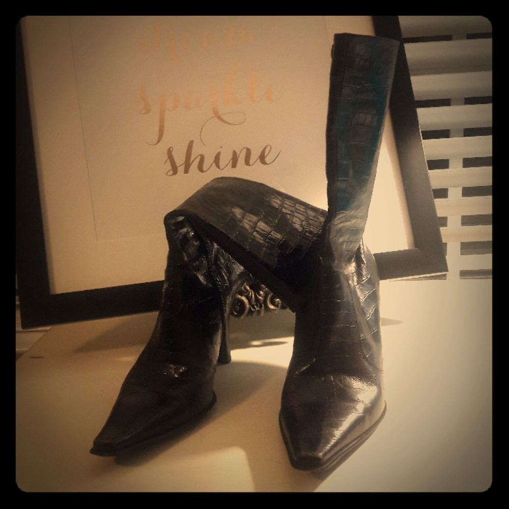 Kenneth Cole Croc-look Black Boots
